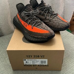 Yeezy 350 V2 | Carbon Beluga